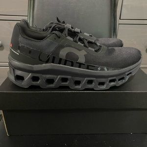 QC ON RUNNING CLOUDMONSTER MENS SIZE 10.5 -61.99025